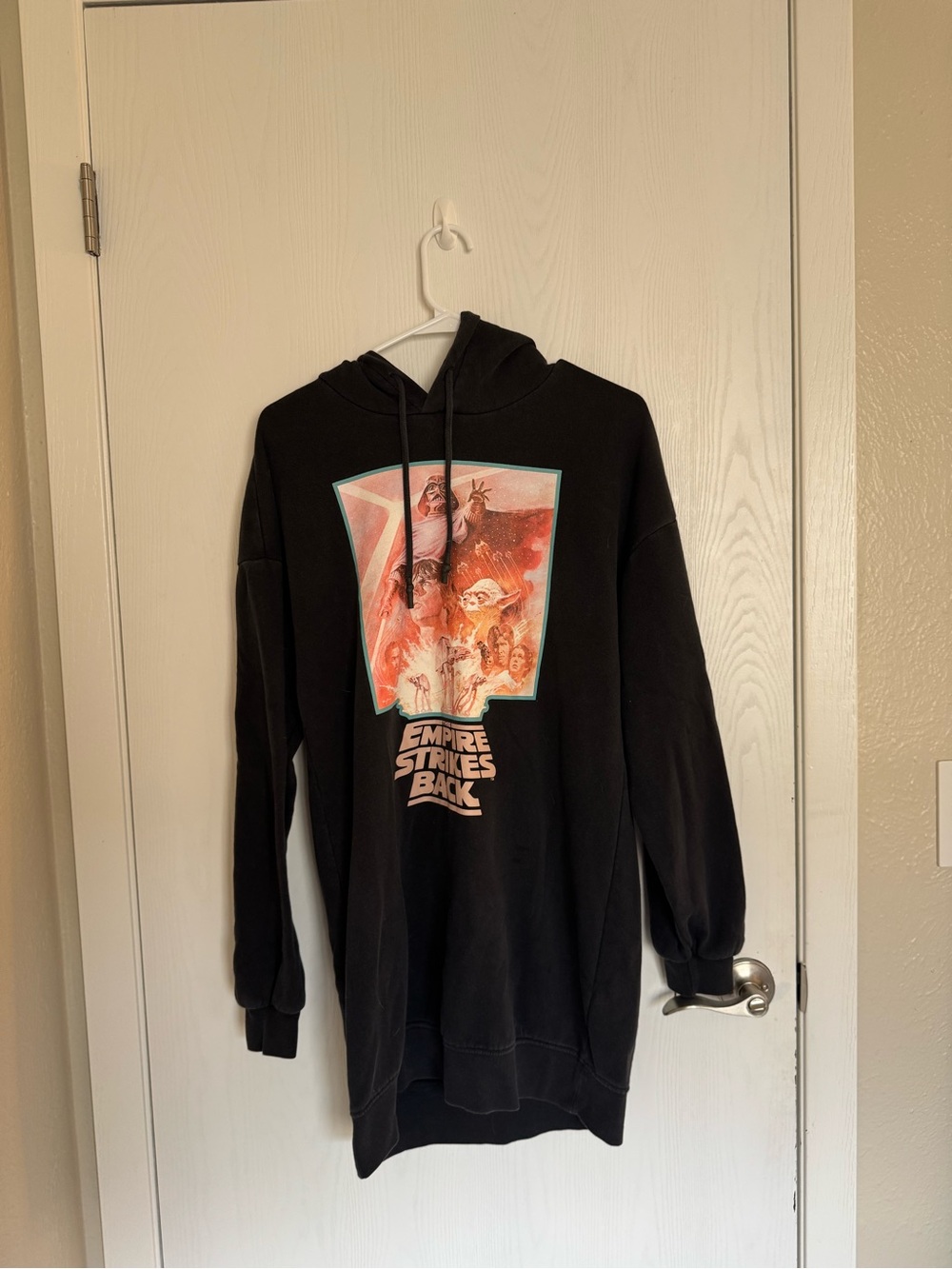 H&M Black Crewneck Hoodie with Vintage 'Empire Strikes Back' Graphic